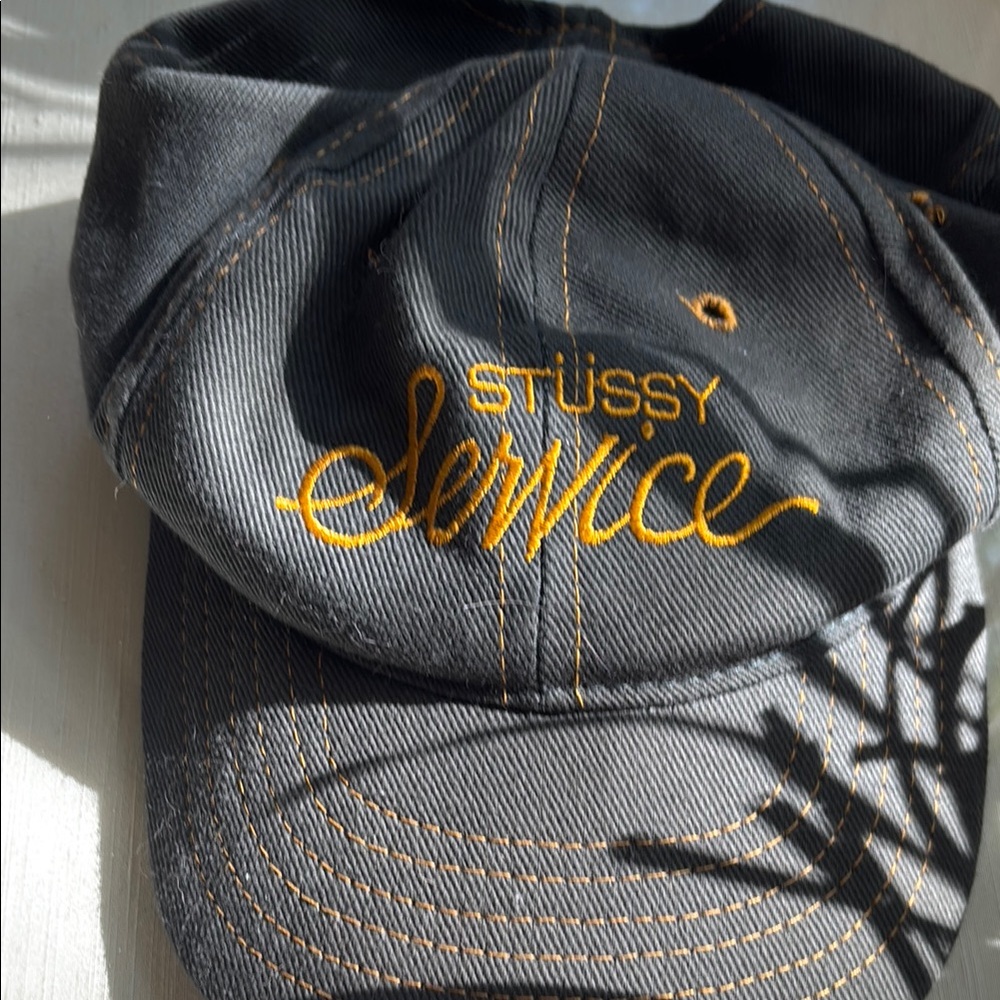 Stüssy hunter green Cap with Gold Embroidery